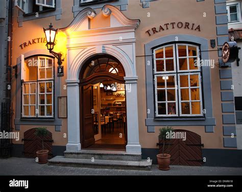 riga restaurants old town.
